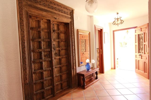 4 soveværelse Villa til salg i Calpe / Calp med swimmingpool garage - € 1.190.000 (Ref: 9751671)