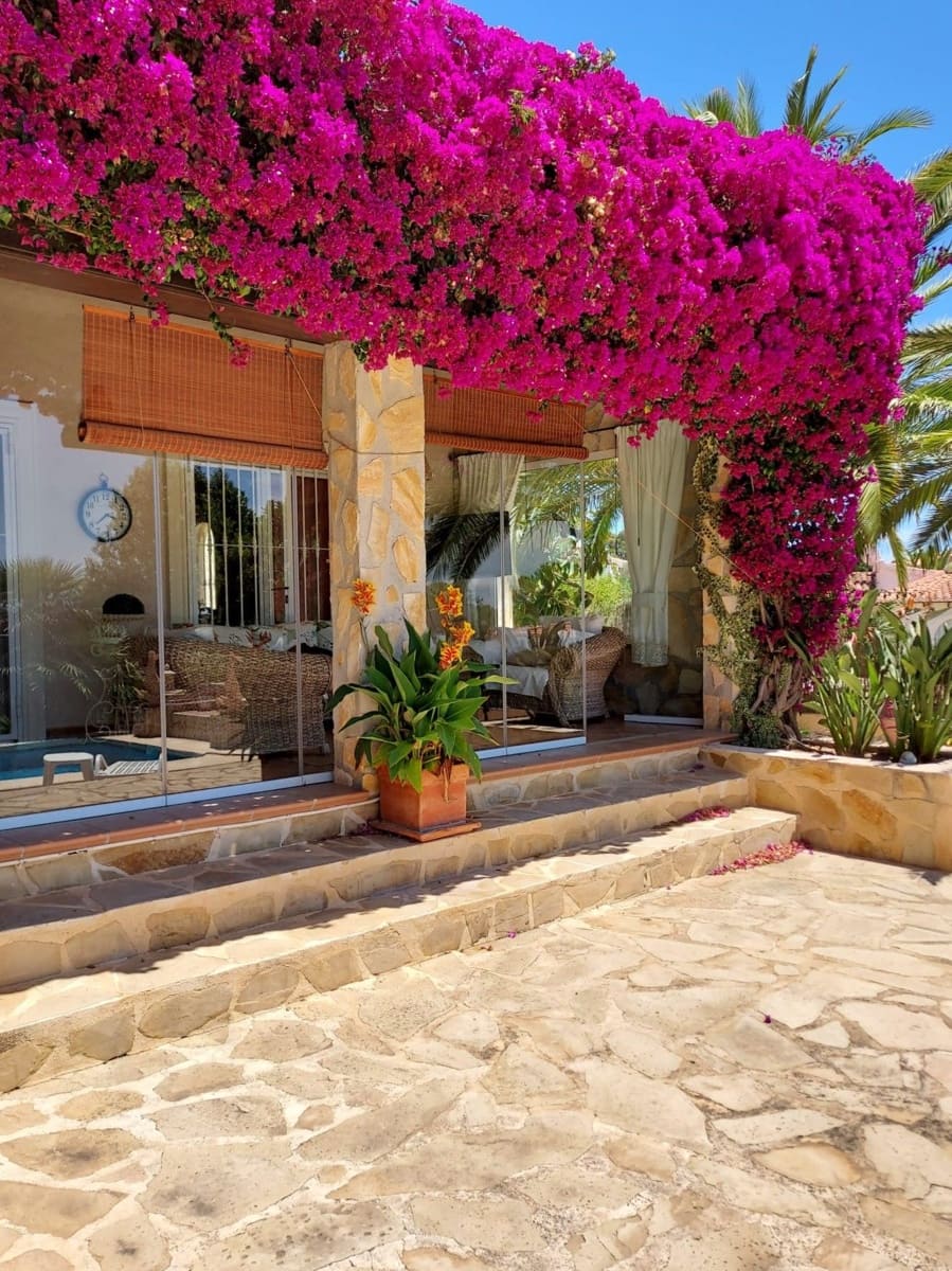 4 soverom Villa til salgs i Calpe / Calp med svømmebasseng garasje - € 1 190 000 (Ref: 9751671)