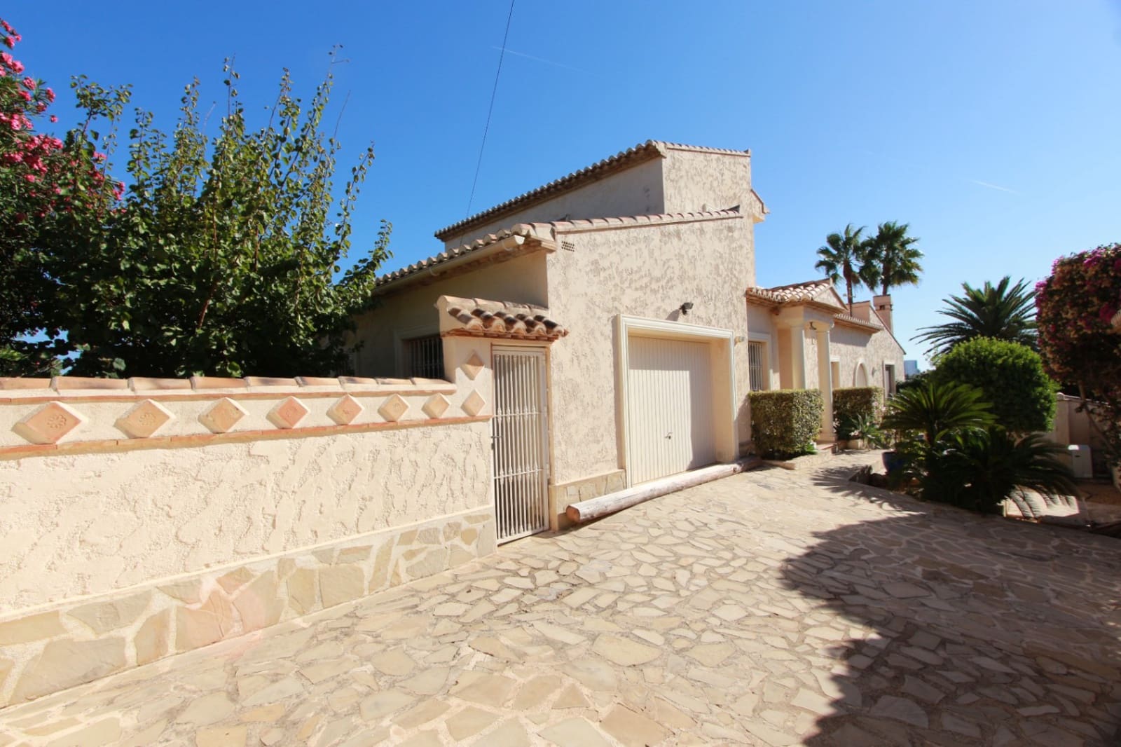 4 soverom Villa til salgs i Calpe / Calp med svømmebasseng garasje - € 1 190 000 (Ref: 9751671)