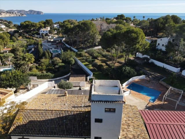 6 sovrum Villa till salu i Benissa med pool garage - 1 050 000 € (Ref: 9751673)