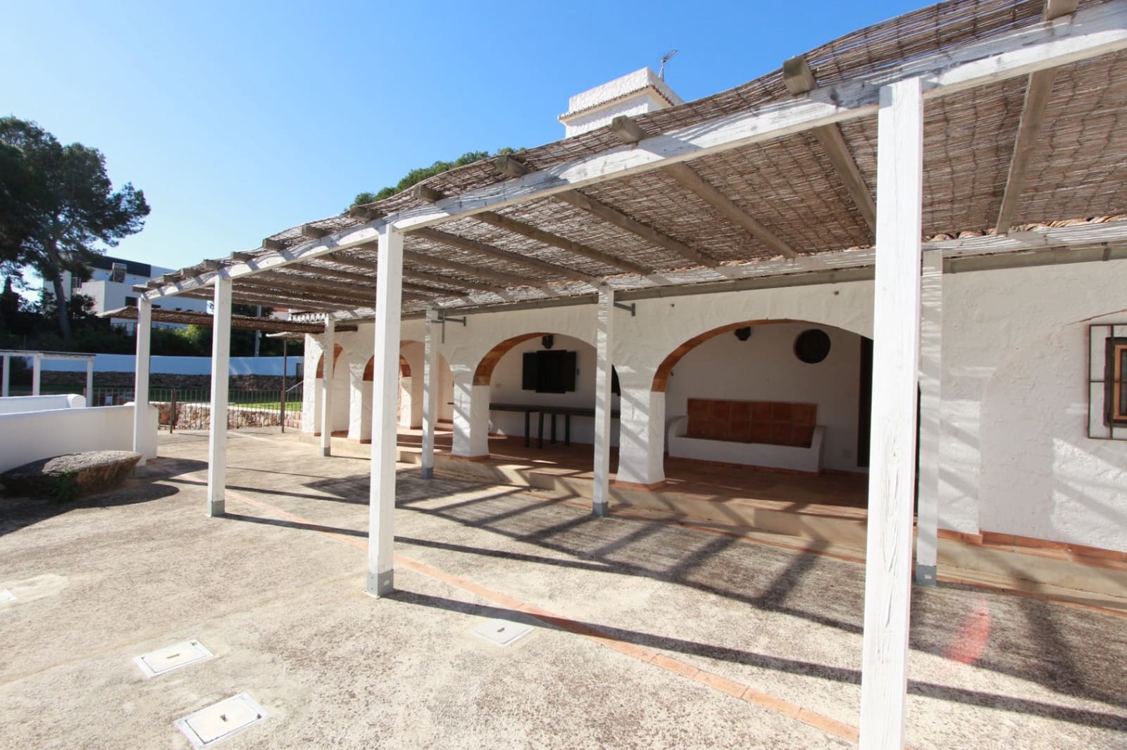 6 sovrum Villa till salu i Benissa med pool garage - 1 050 000 € (Ref: 9751673)