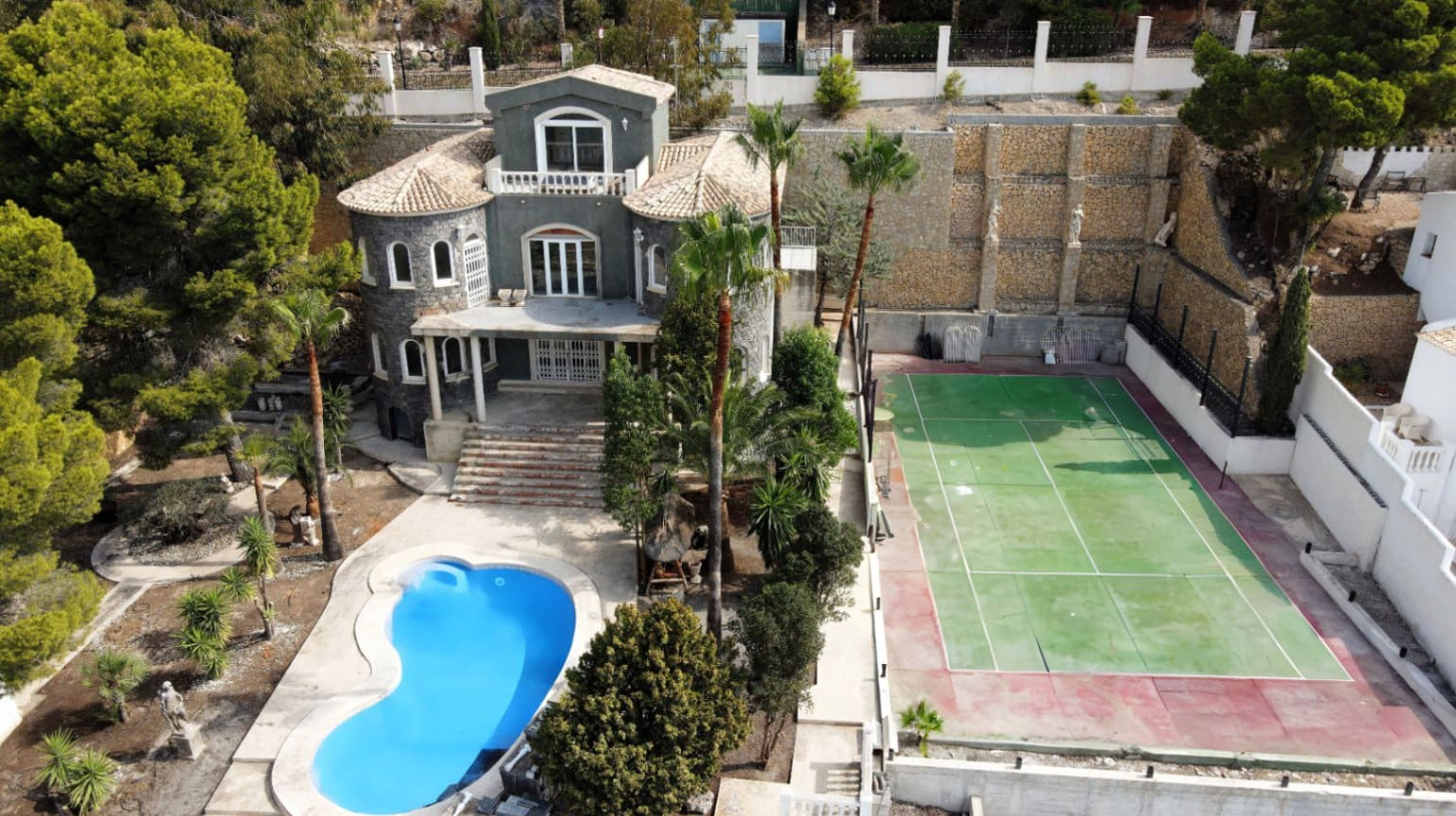 4 sovrum Villa till salu i Altea med pool garage - 1 850 000 € (Ref: 9770332)