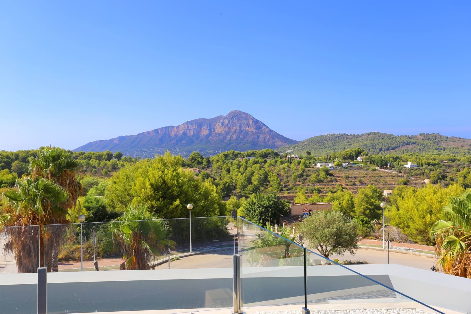 4 quarto Moradia para venda em Javea / Xabia com piscina garagem - 1 100 000 € (Ref: 9814783)