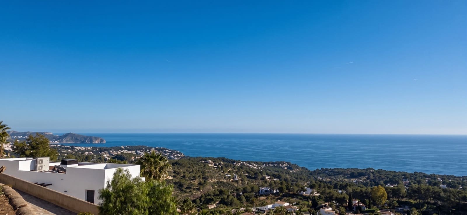 5 bedroom Villa for sale in Benissa with pool garage - € 1,975,000 (Ref: 9817854)