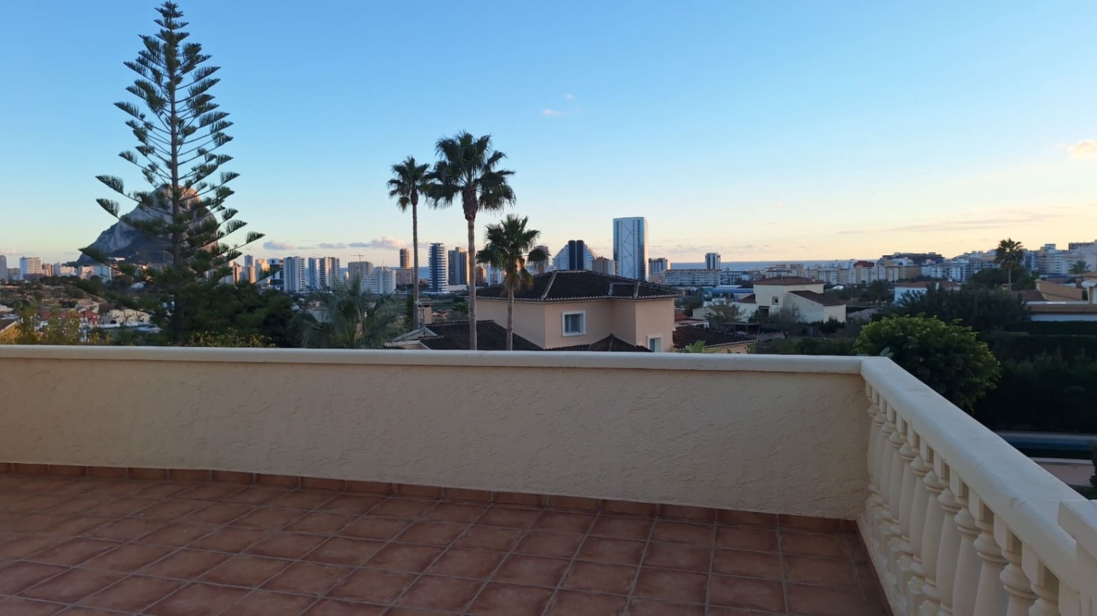 4 bedroom Villa for sale in Calpe / Calp with pool garage - € 850,000 (Ref: 9838955)