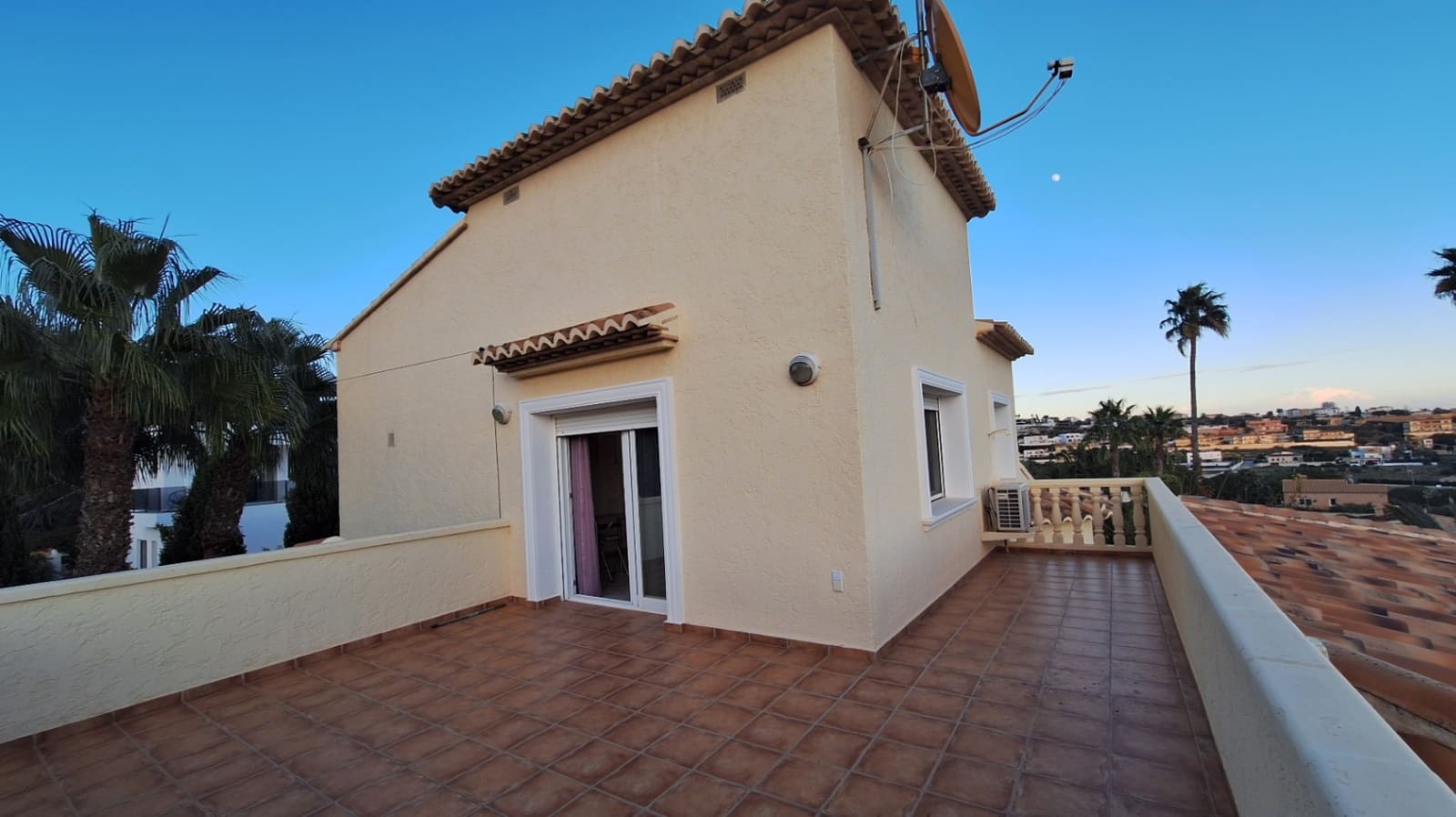 4 bedroom Villa for sale in Calpe / Calp with pool garage - € 850,000 (Ref: 9838955)