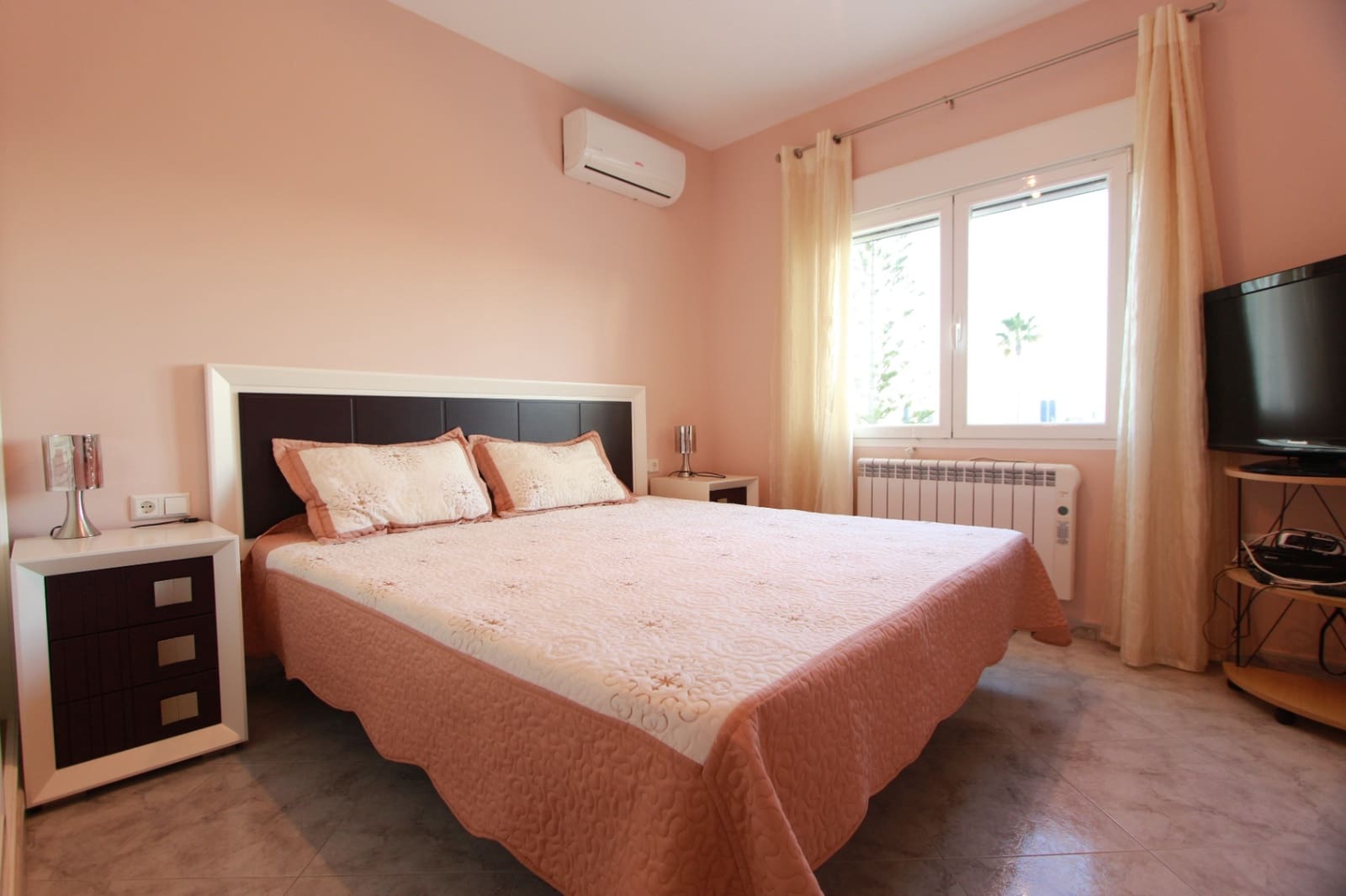 4 bedroom Villa for sale in Calpe / Calp with pool garage - € 850,000 (Ref: 9838955)