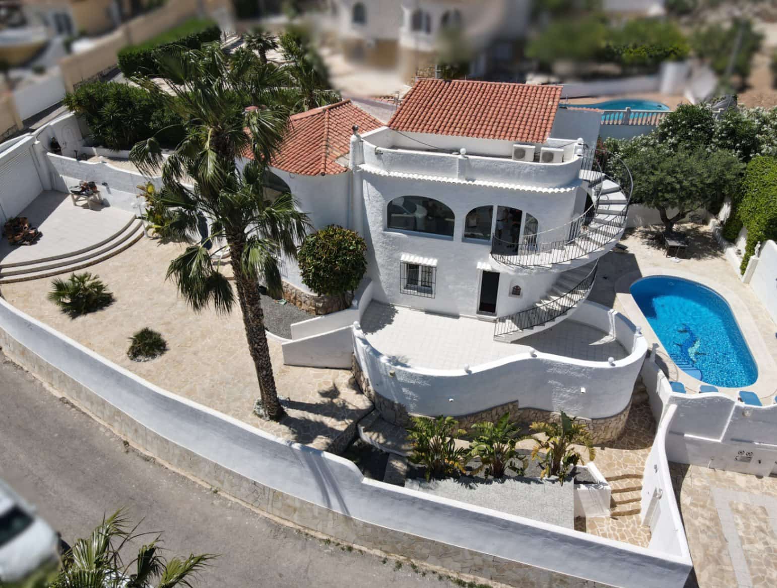 3 makuuhuone Huvila myytävänä paikassa Calpe / Calp mukana uima-altaan 
autotalli - 645 000 € (Ref: 9869905)