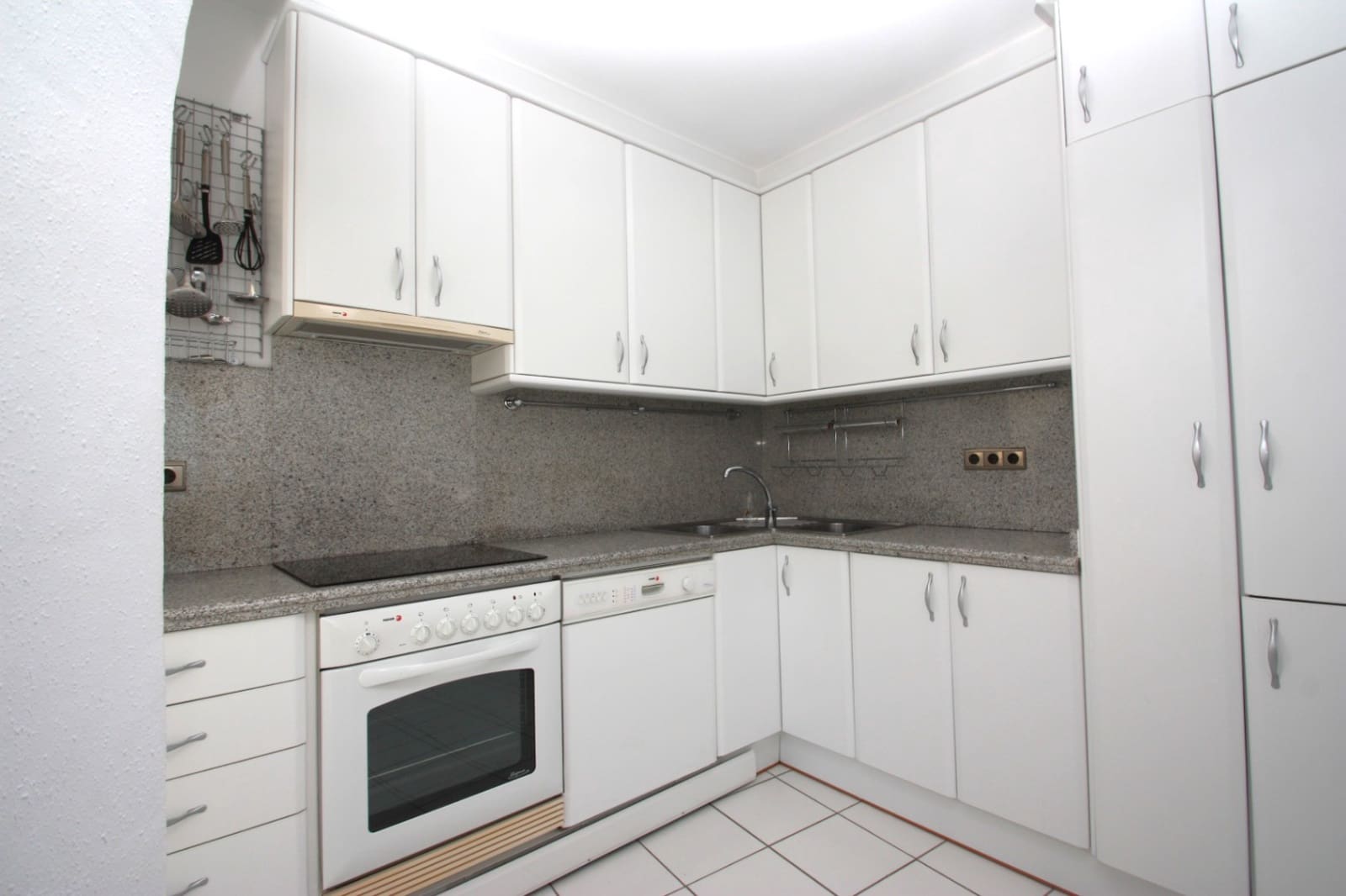 3 makuuhuone Huvila myytävänä paikassa Calpe / Calp mukana uima-altaan 
autotalli - 645 000 € (Ref: 9869905)