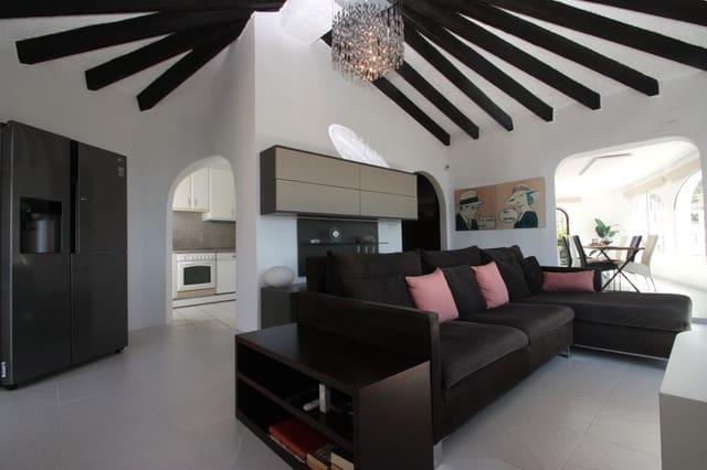 3 soverom Villa til salgs i Calpe / Calp med svømmebasseng garasje - € 595 000 (Ref: 9869905)