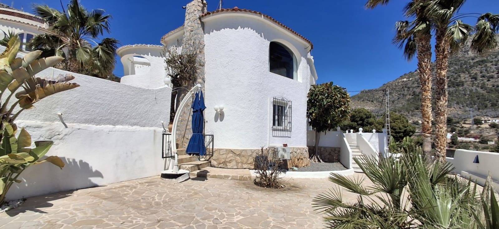 3 makuuhuone Huvila myytävänä paikassa Calpe / Calp mukana uima-altaan 
autotalli - 645 000 € (Ref: 9869905)