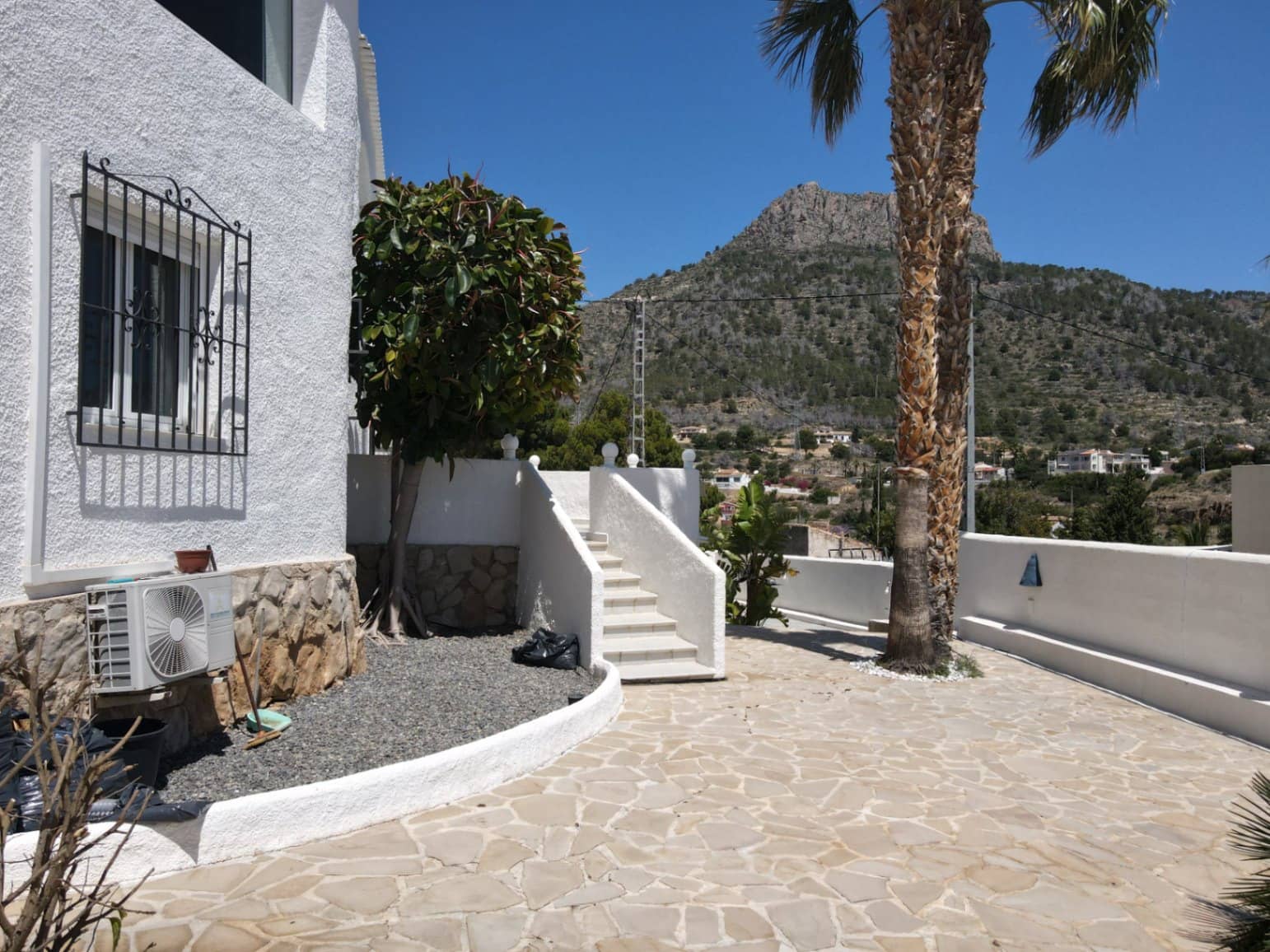 3 makuuhuone Huvila myytävänä paikassa Calpe / Calp mukana uima-altaan 
autotalli - 645 000 € (Ref: 9869905)