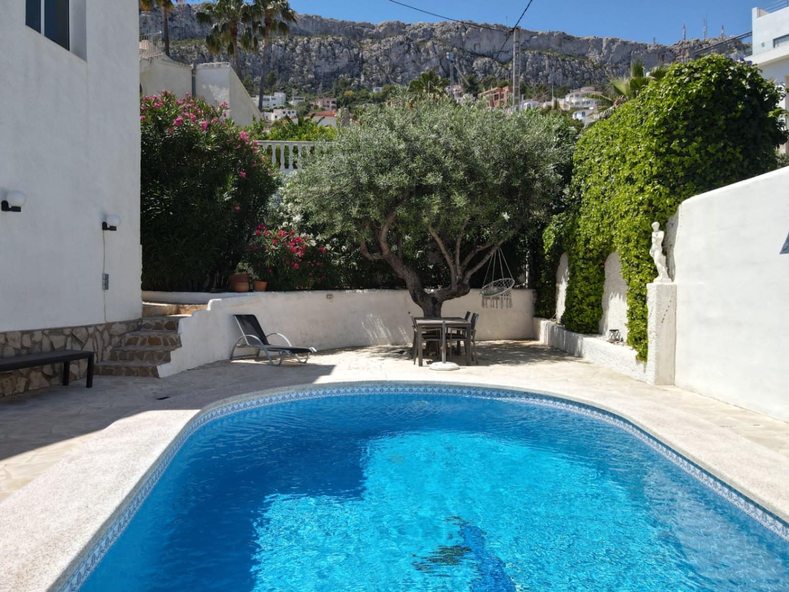 3 makuuhuone Huvila myytävänä paikassa Calpe / Calp mukana uima-altaan 
autotalli - 645 000 € (Ref: 9869905)