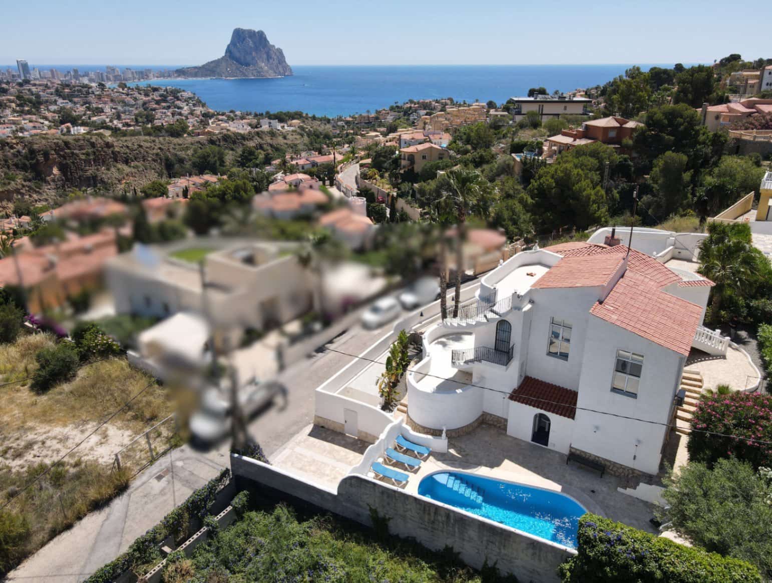 3 makuuhuone Huvila myytävänä paikassa Calpe / Calp mukana uima-altaan 
autotalli - 645 000 € (Ref: 9869905)