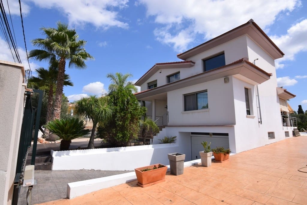4 bedroom Villa for sale in Molina de Segura with pool - € 550,000 (Ref: 9911786)