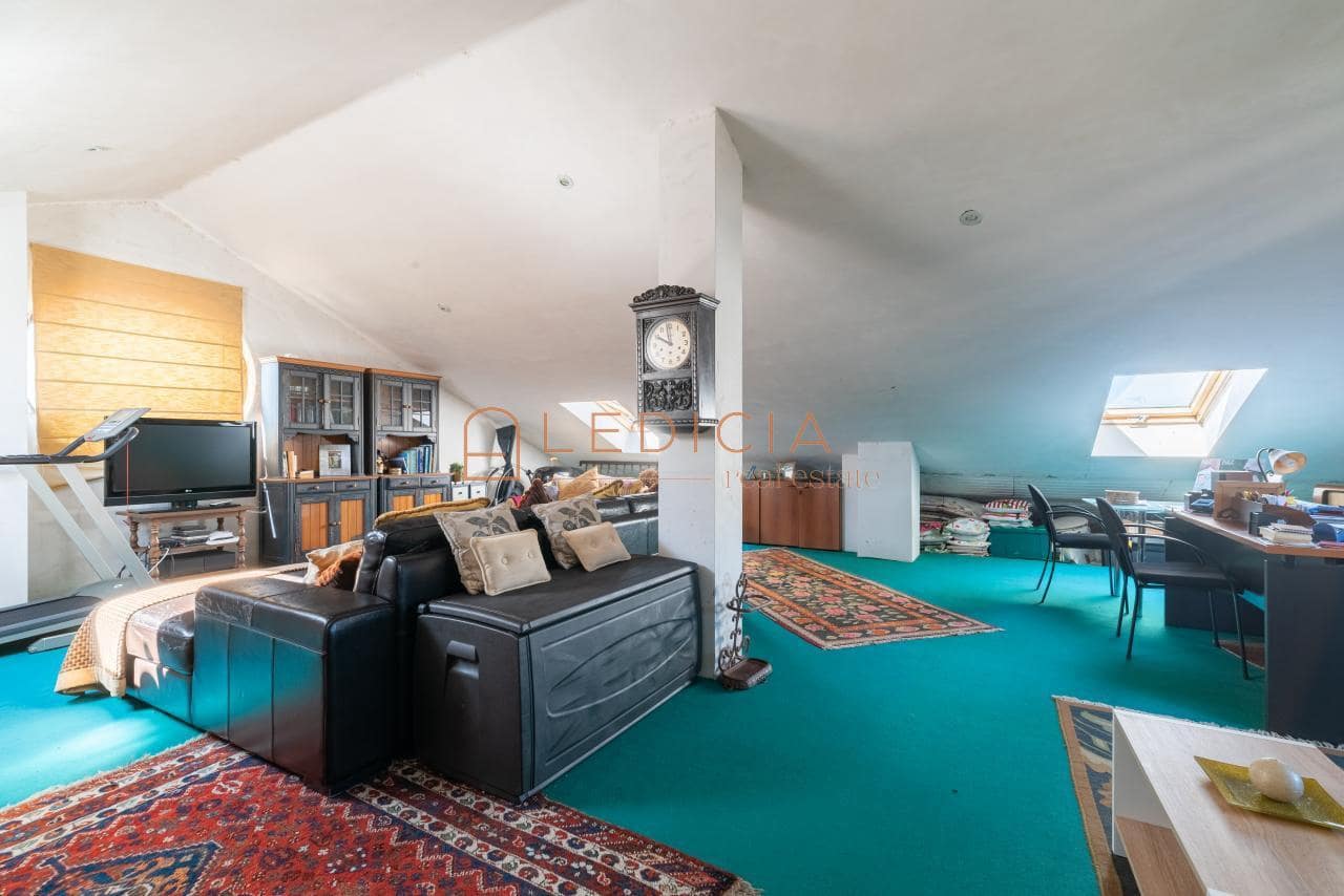 4 bedroom Villa for sale in Baiona with pool garage - € 685,000 (Ref: 9801379)