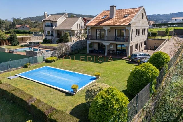 4 bedroom Villa for sale in Baiona with pool garage - € 685,000 (Ref: 9801379)