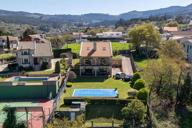 4 bedroom Villa for sale in Baiona with pool garage - € 685,000 (Ref: 9801379)