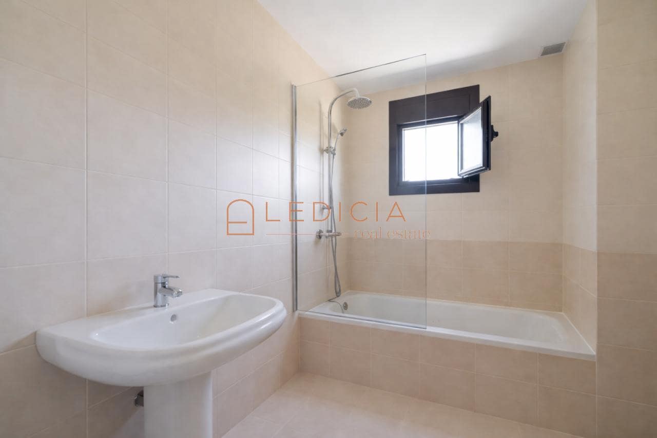 3 bedroom Villa for sale in Tomino with pool garage - € 280,000 (Ref: 9801380)