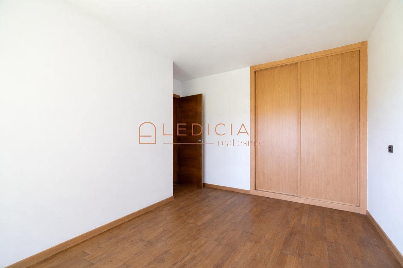 3 bedroom Villa for sale in Tomino with pool garage - € 280,000 (Ref: 9801380)