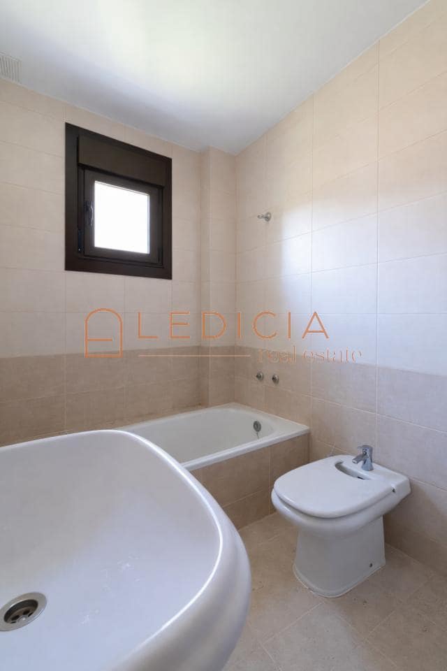 3 makuuhuone Huvila myytävänä paikassa Tomino mukana uima-altaan 
autotalli - 310 000 € (Ref: 9801381)