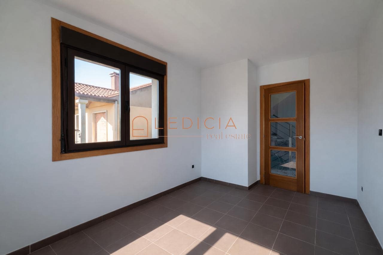 3 makuuhuone Huvila myytävänä paikassa Tomino mukana uima-altaan 
autotalli - 310 000 € (Ref: 9801381)