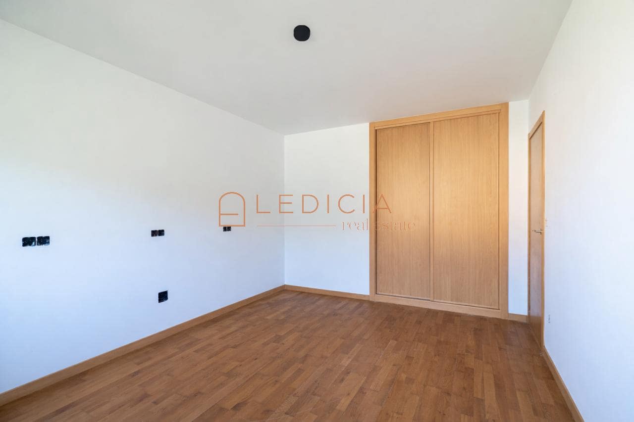 3 makuuhuone Huvila myytävänä paikassa Tomino mukana uima-altaan 
autotalli - 310 000 € (Ref: 9801381)