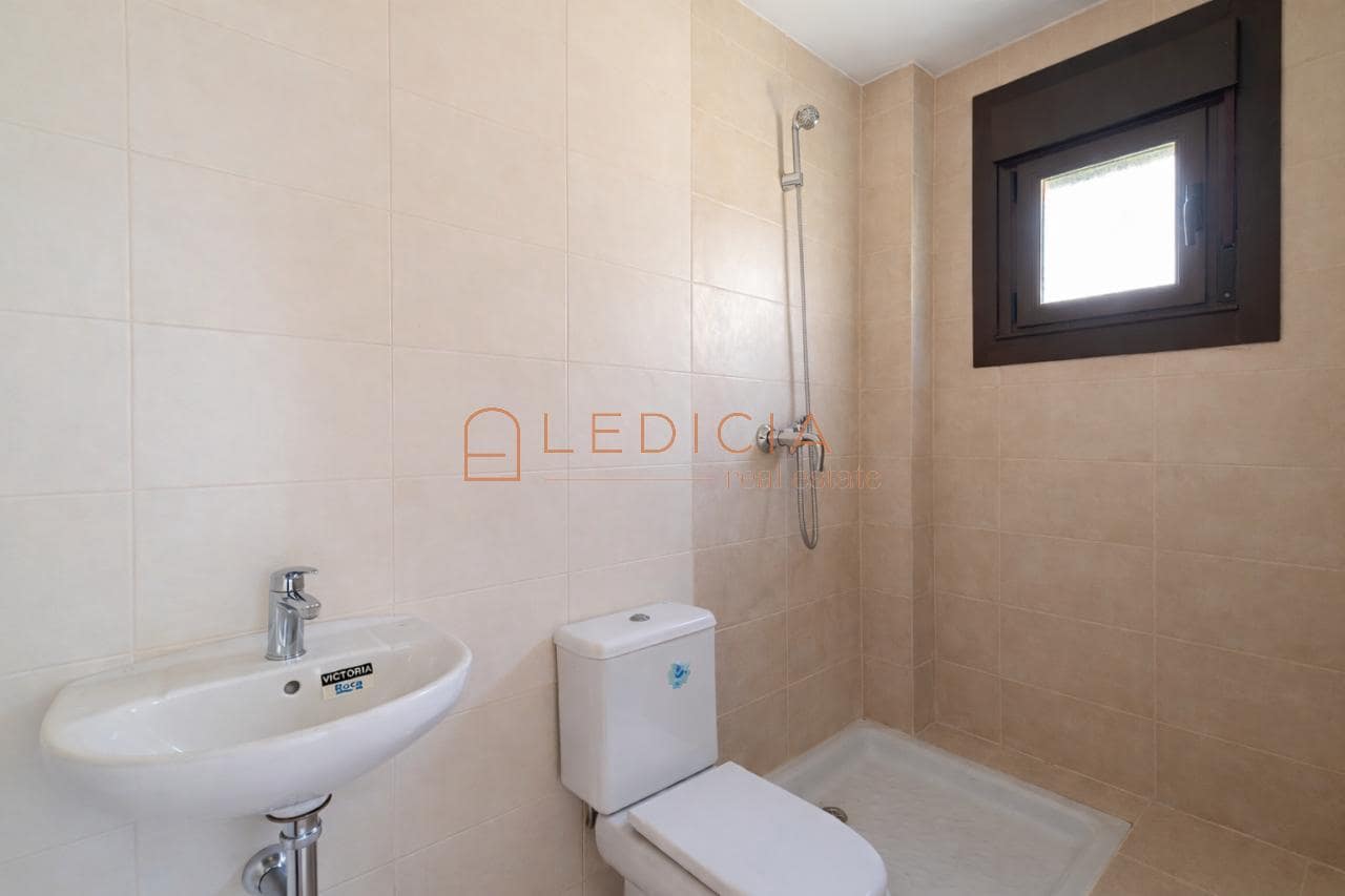 3 makuuhuone Huvila myytävänä paikassa Tomino mukana uima-altaan 
autotalli - 310 000 € (Ref: 9801381)