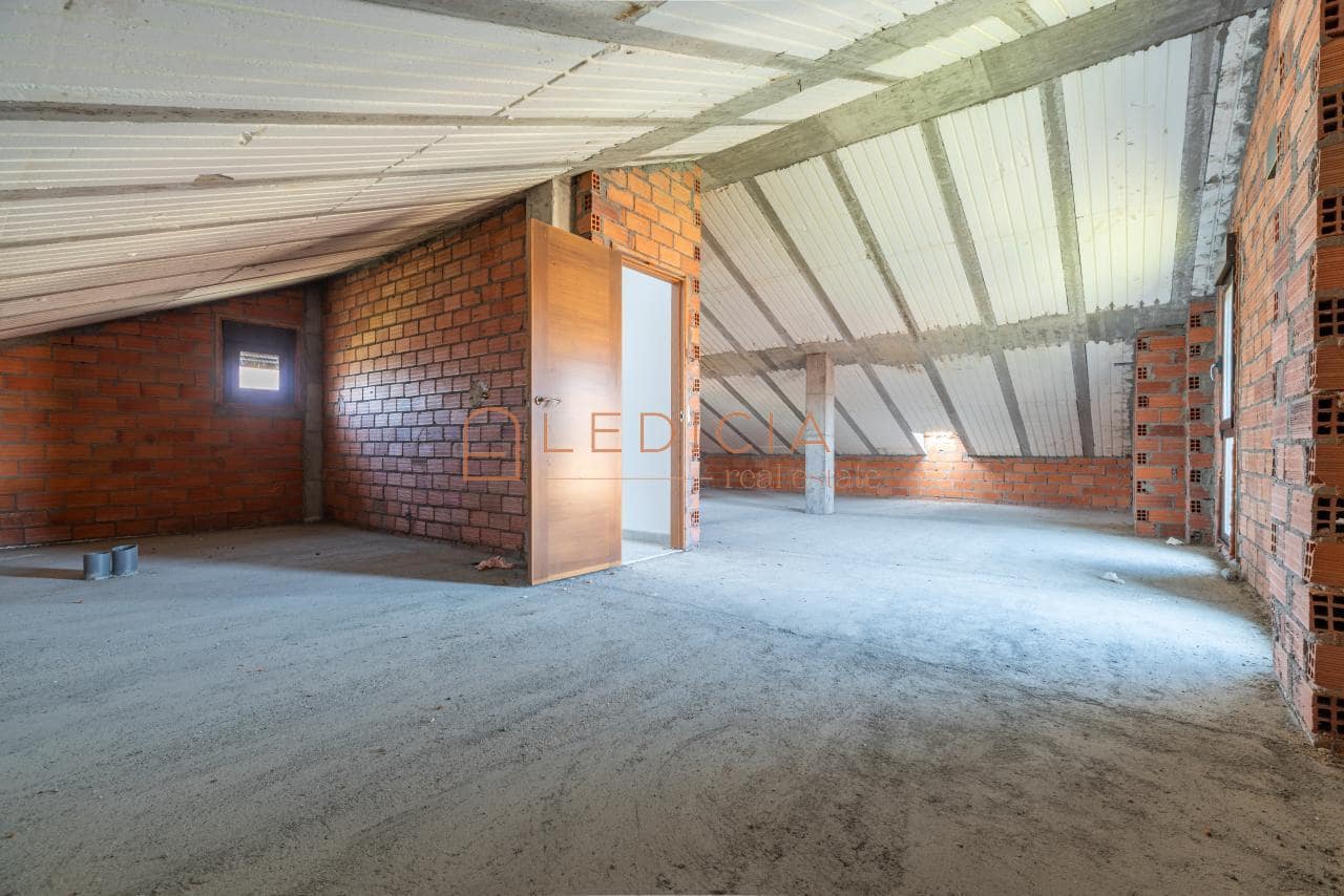 3 makuuhuone Huvila myytävänä paikassa Tomino mukana uima-altaan 
autotalli - 310 000 € (Ref: 9801381)