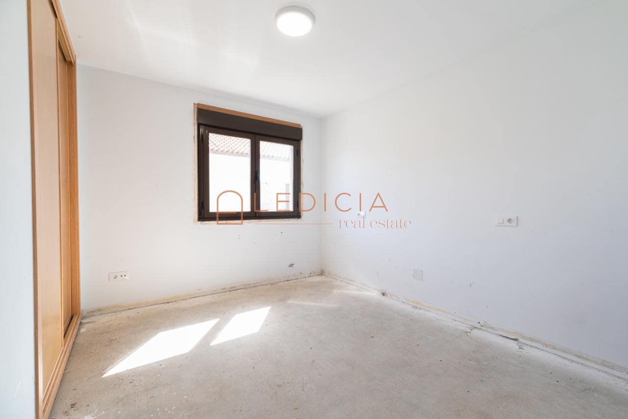 3 bedroom Villa for sale in Tomino with pool garage - € 297,000 (Ref: 9801381)