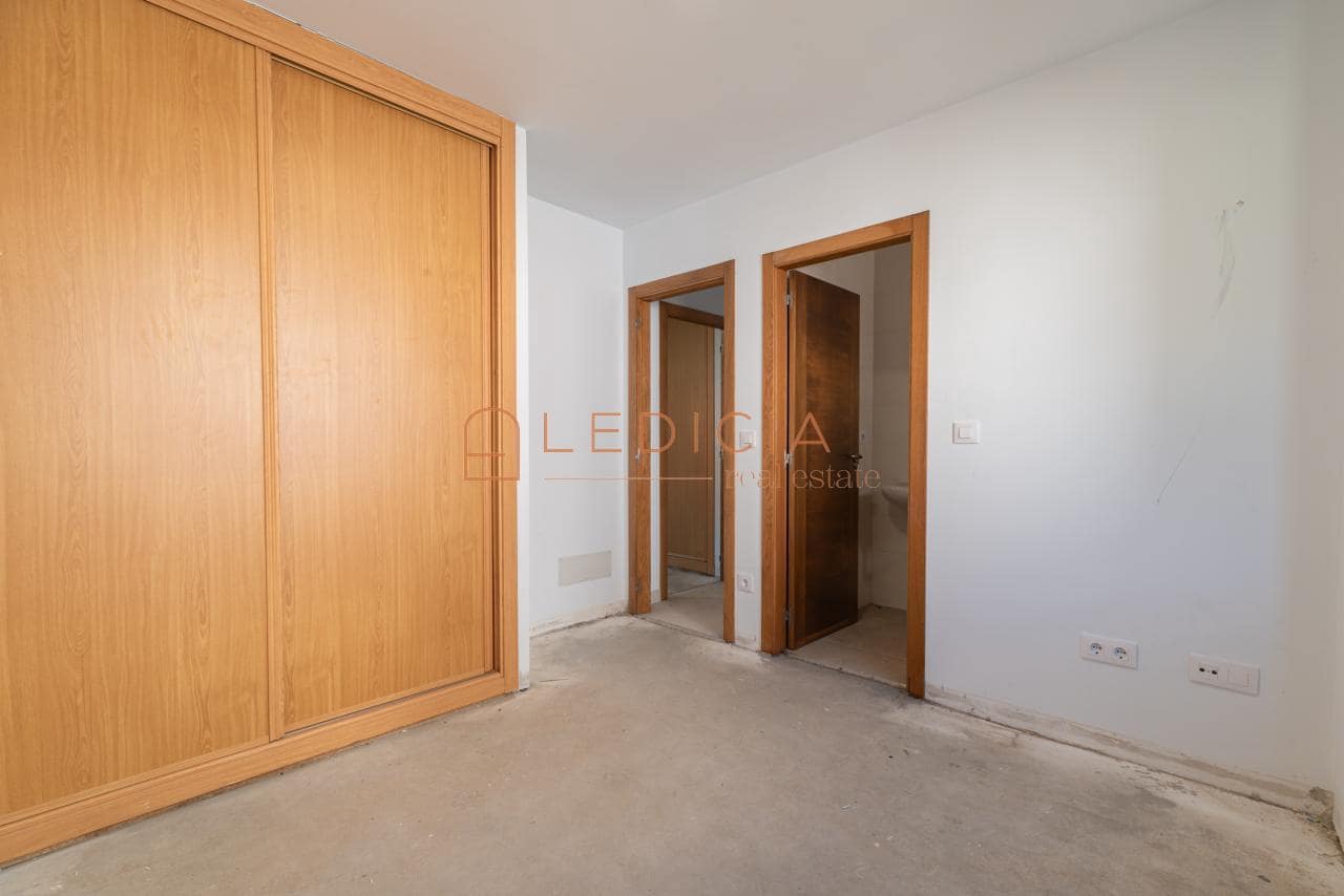 3 bedroom Villa for sale in Tomino with pool garage - € 297,000 (Ref: 9801381)