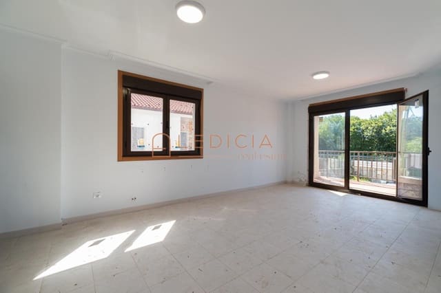 3 bedroom Villa for sale in Tomiño with pool garage - € 297,000 (Ref: 9801381)