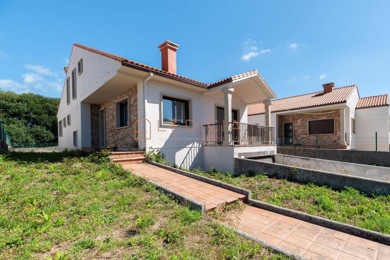 3 bedroom Villa for sale in Tomino with pool garage - € 297,000 (Ref: 9801381)