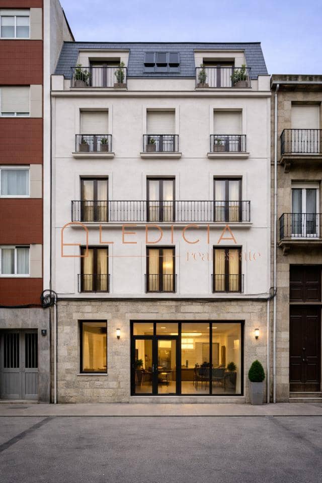 Casa de 18 habitaciones en Vigo en venta - 1.600.000 € (Ref: 9801391)