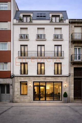 Casa de 18 habitaciones en Vigo en venta - 1.600.000 € (Ref: 9801391)