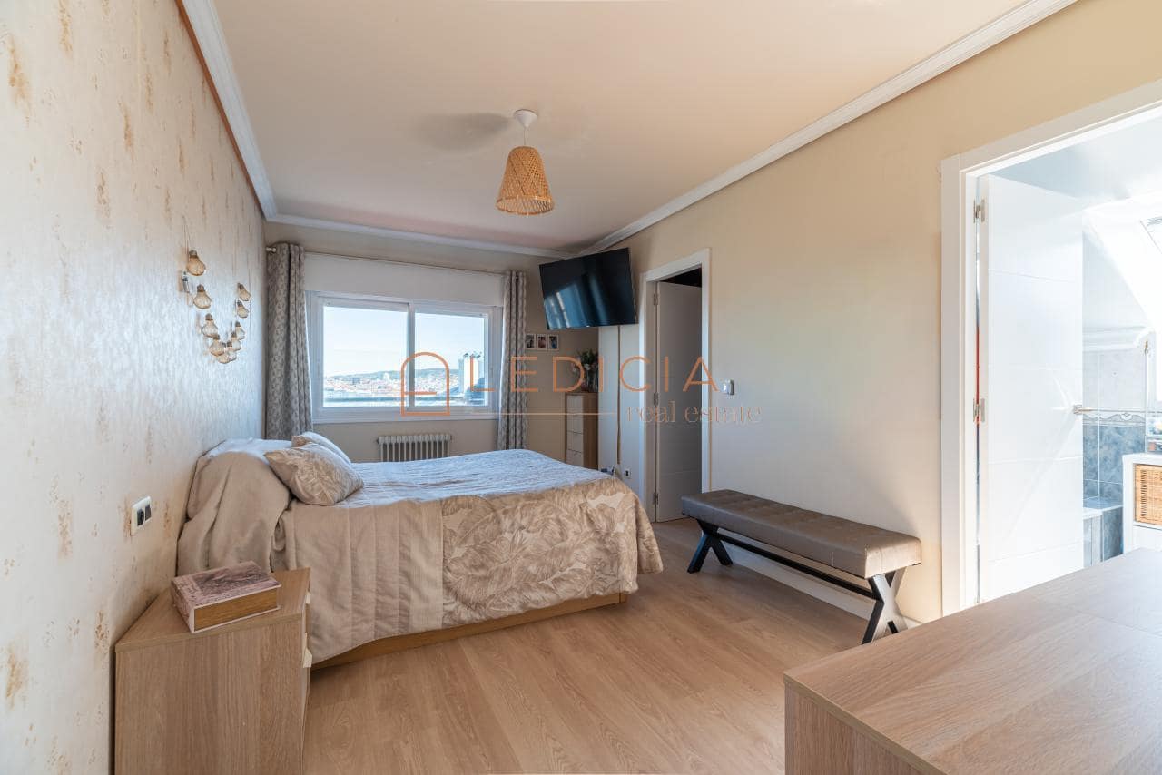 4 slaapkamer Penthouse te koop in Vigo met garage - € 460.000 (Ref: 9806047)