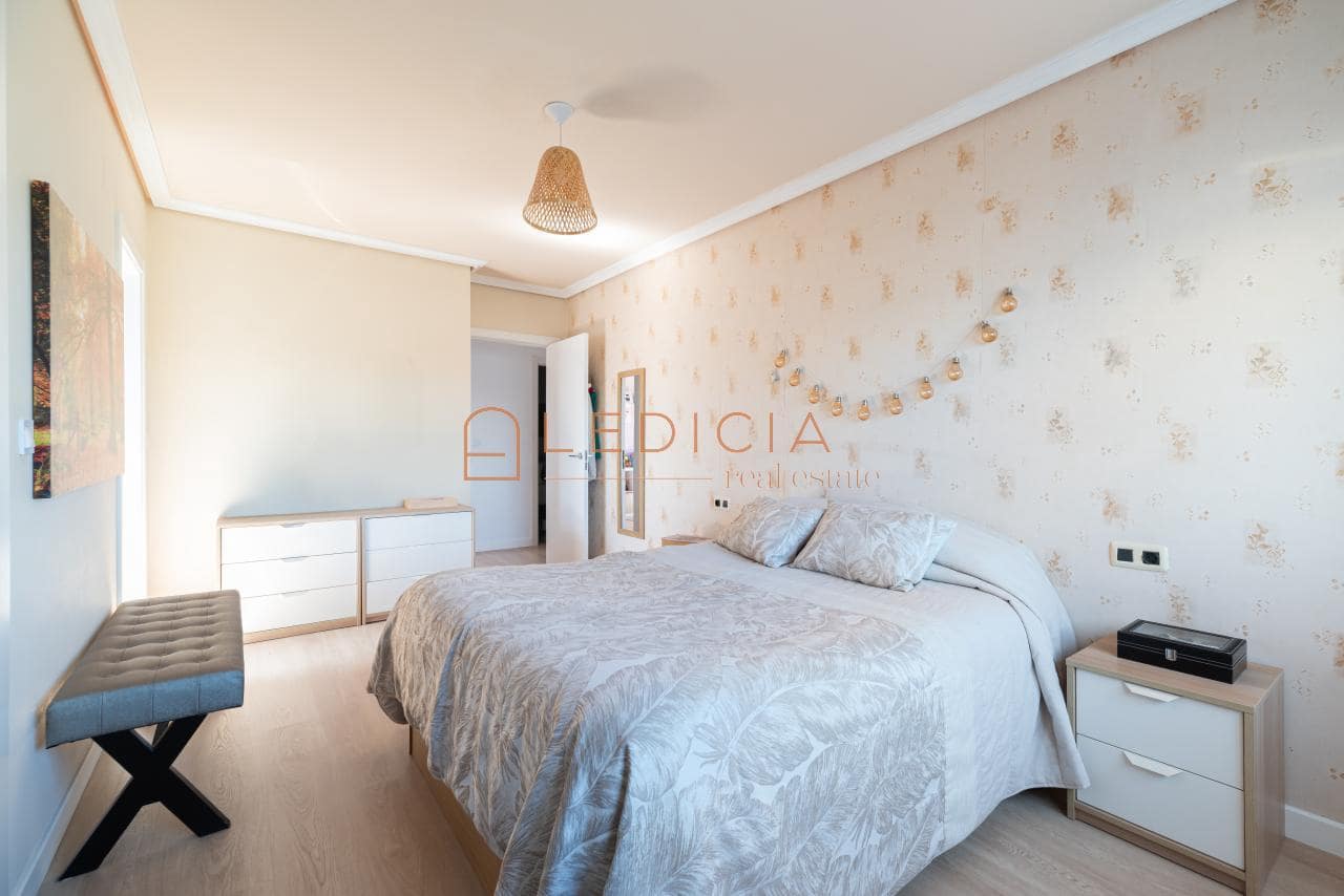 4 slaapkamer Penthouse te koop in Vigo met garage - € 460.000 (Ref: 9806047)