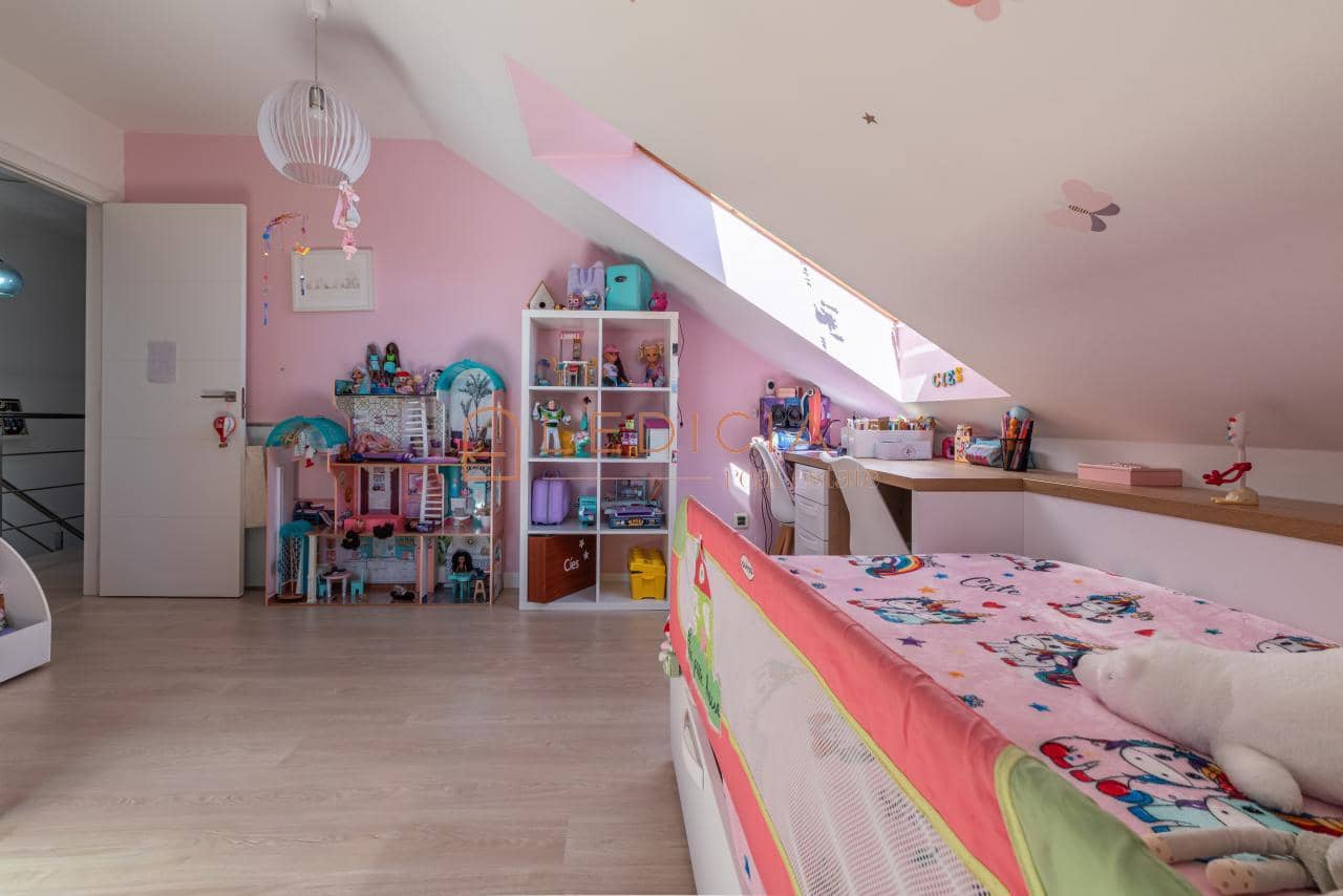 4 slaapkamer Penthouse te koop in Vigo met garage - € 460.000 (Ref: 9806047)