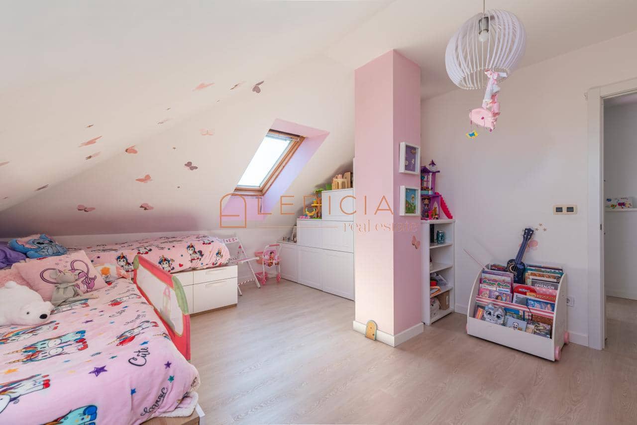 4 slaapkamer Penthouse te koop in Vigo met garage - € 460.000 (Ref: 9806047)