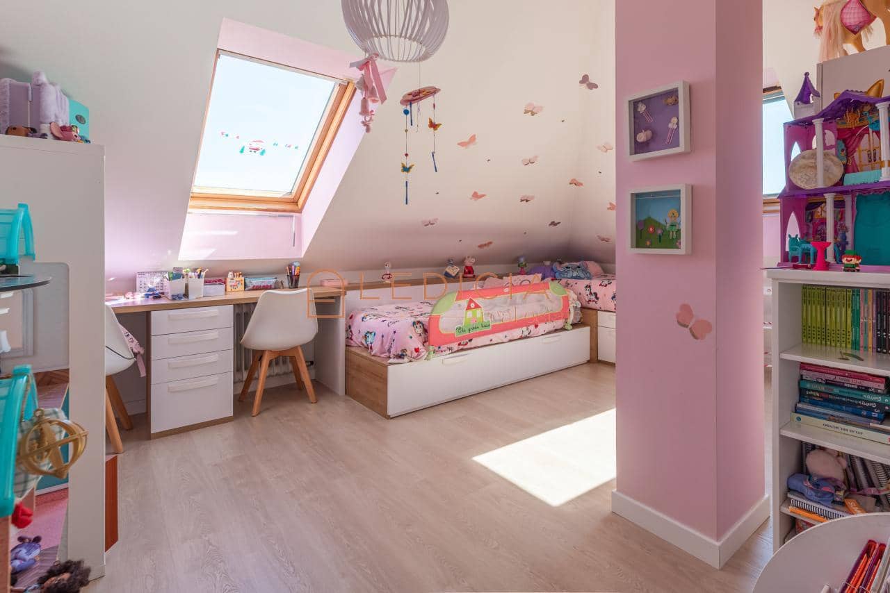 4 slaapkamer Penthouse te koop in Vigo met garage - € 460.000 (Ref: 9806047)