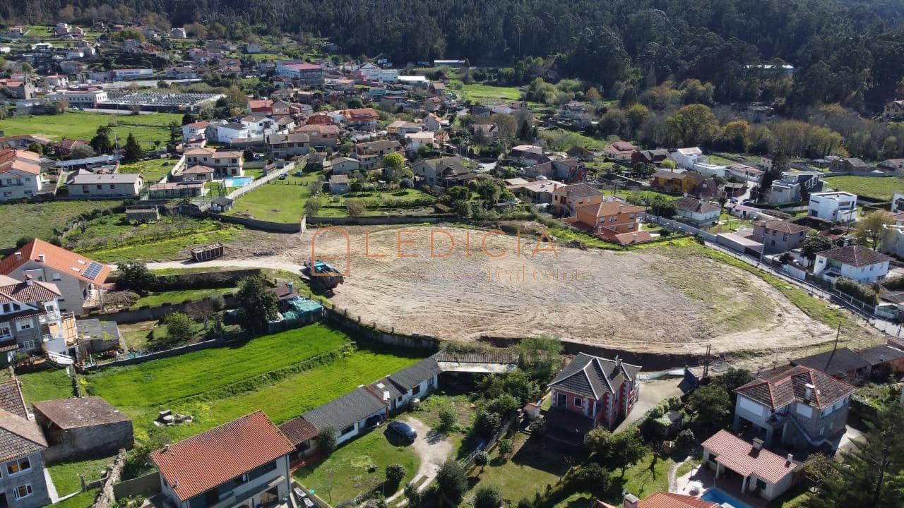Grunde uden byggetilladelser til salg i Vigo - € 195.000 (Ref: 9819868)