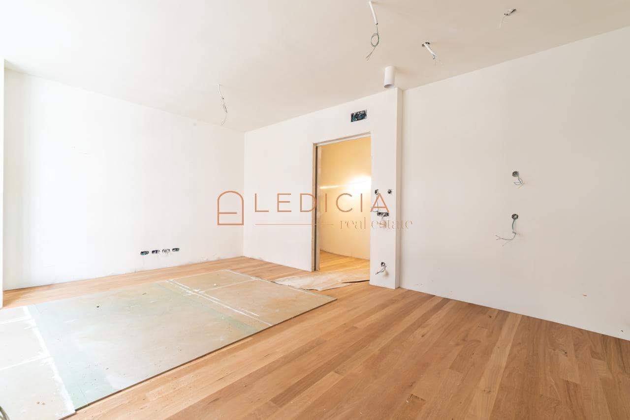 3 bedroom Flat for sale in Vigo with garage - € 700,000 (Ref: 9883997)