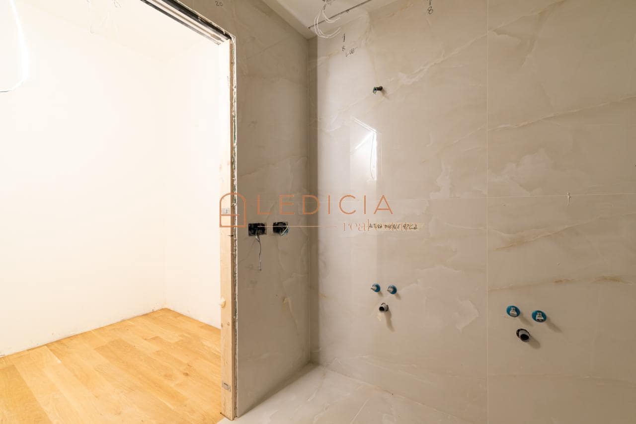 3 bedroom Flat for sale in Vigo with garage - € 700,000 (Ref: 9883997)