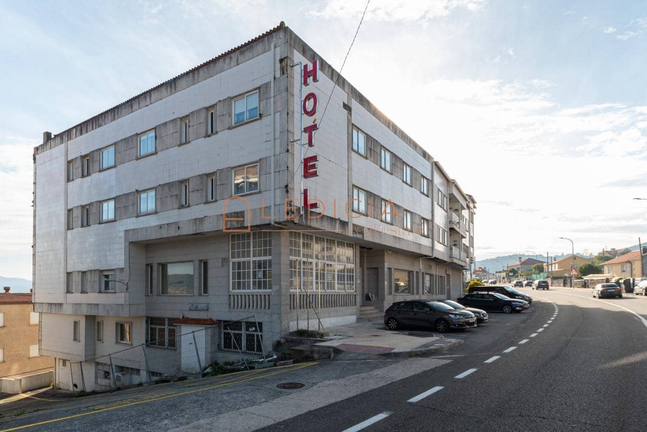 20 slaapkamer Huis te koop in Poio met garage - € 720.000 (Ref: 9902771)