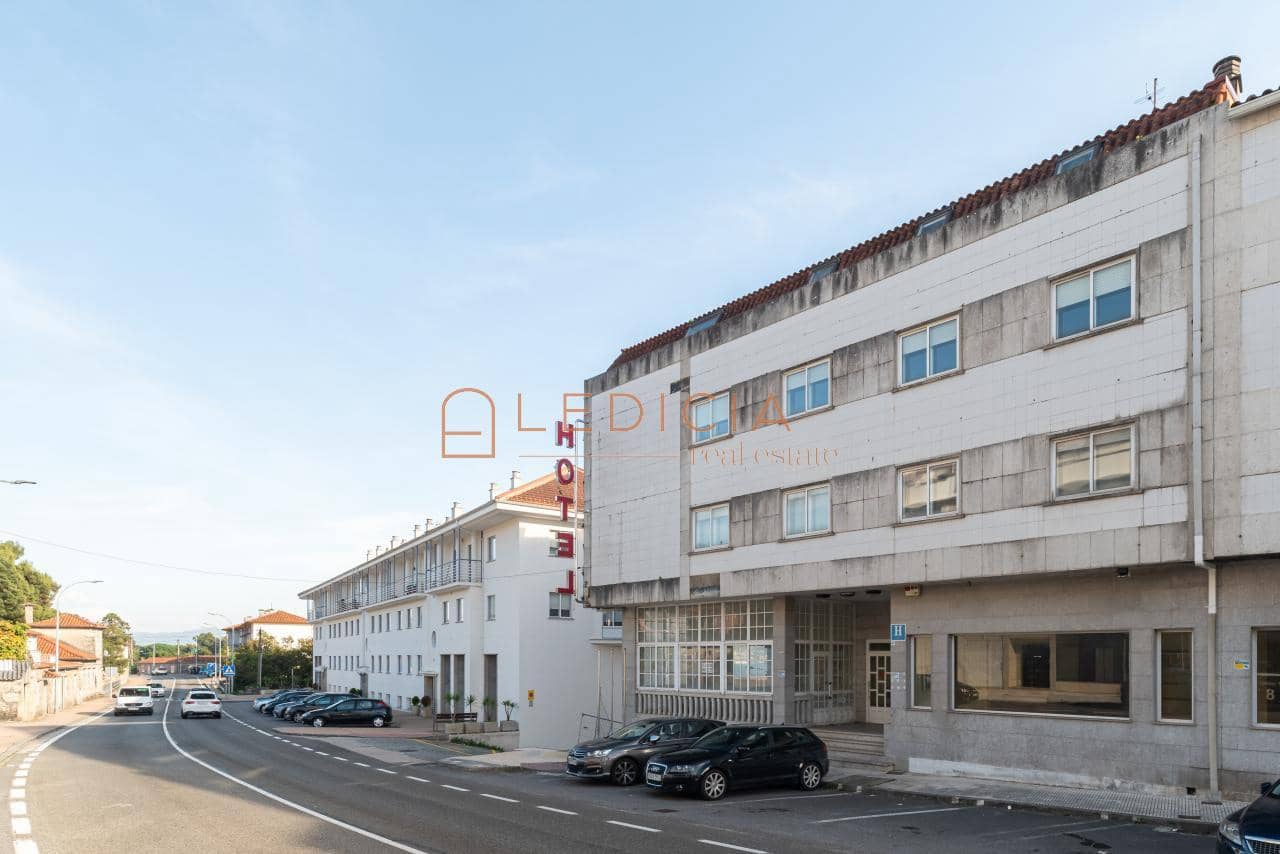 20 slaapkamer Huis te koop in Poio met garage - € 720.000 (Ref: 9902771)
