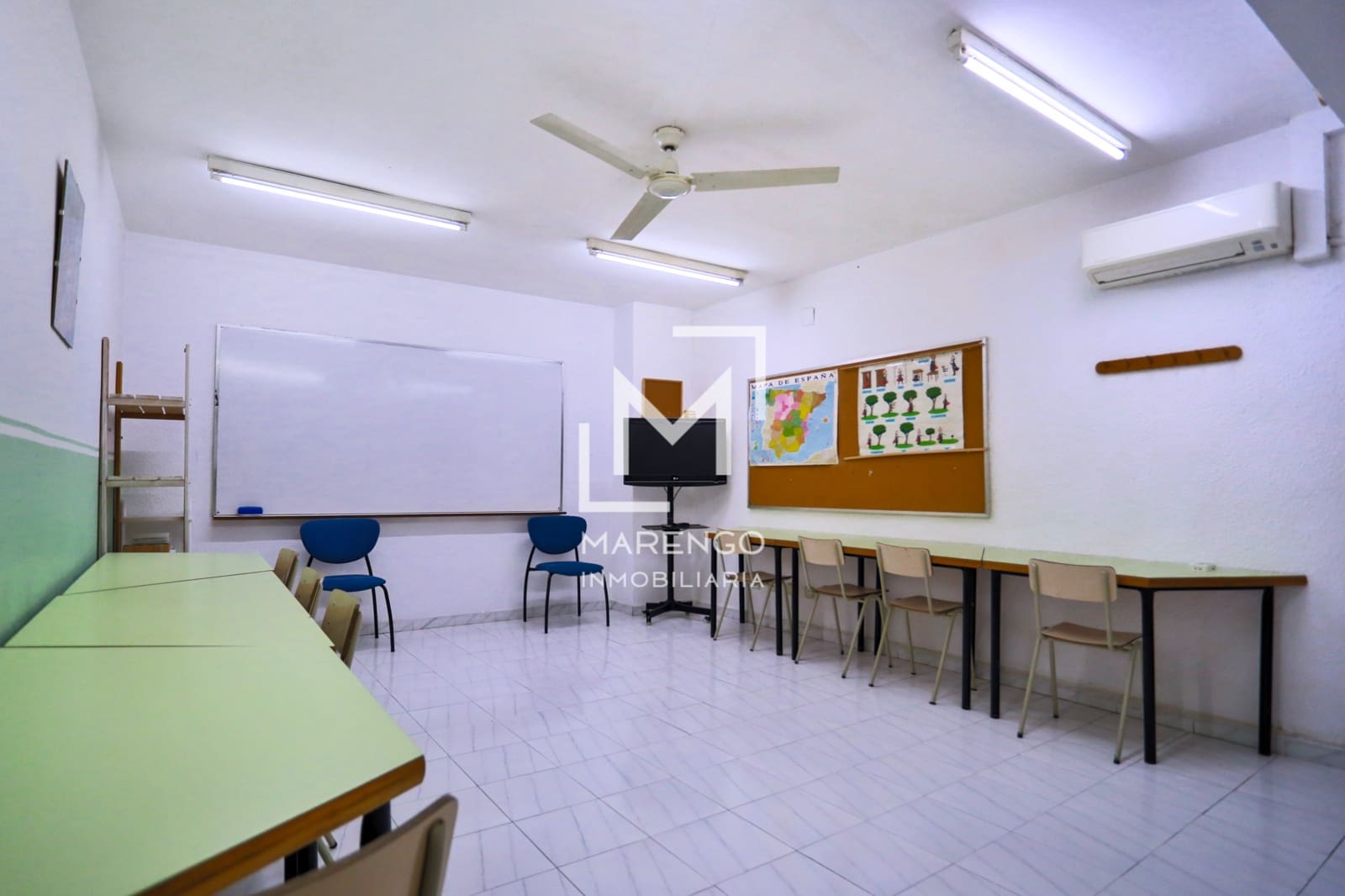 7 bedroom Commercial for sale in Sitges - € 385,000 (Ref: 8558248)