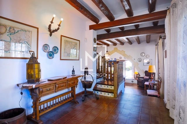 8 bedroom Townhouse for sale in Sitges with pool garage - € 1,390,000 (Ref: 8568959)