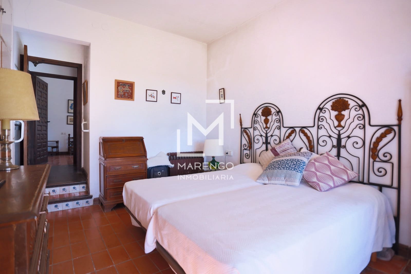 8 bedroom Townhouse for sale in Sitges with pool garage - € 1,390,000 (Ref: 8568959)