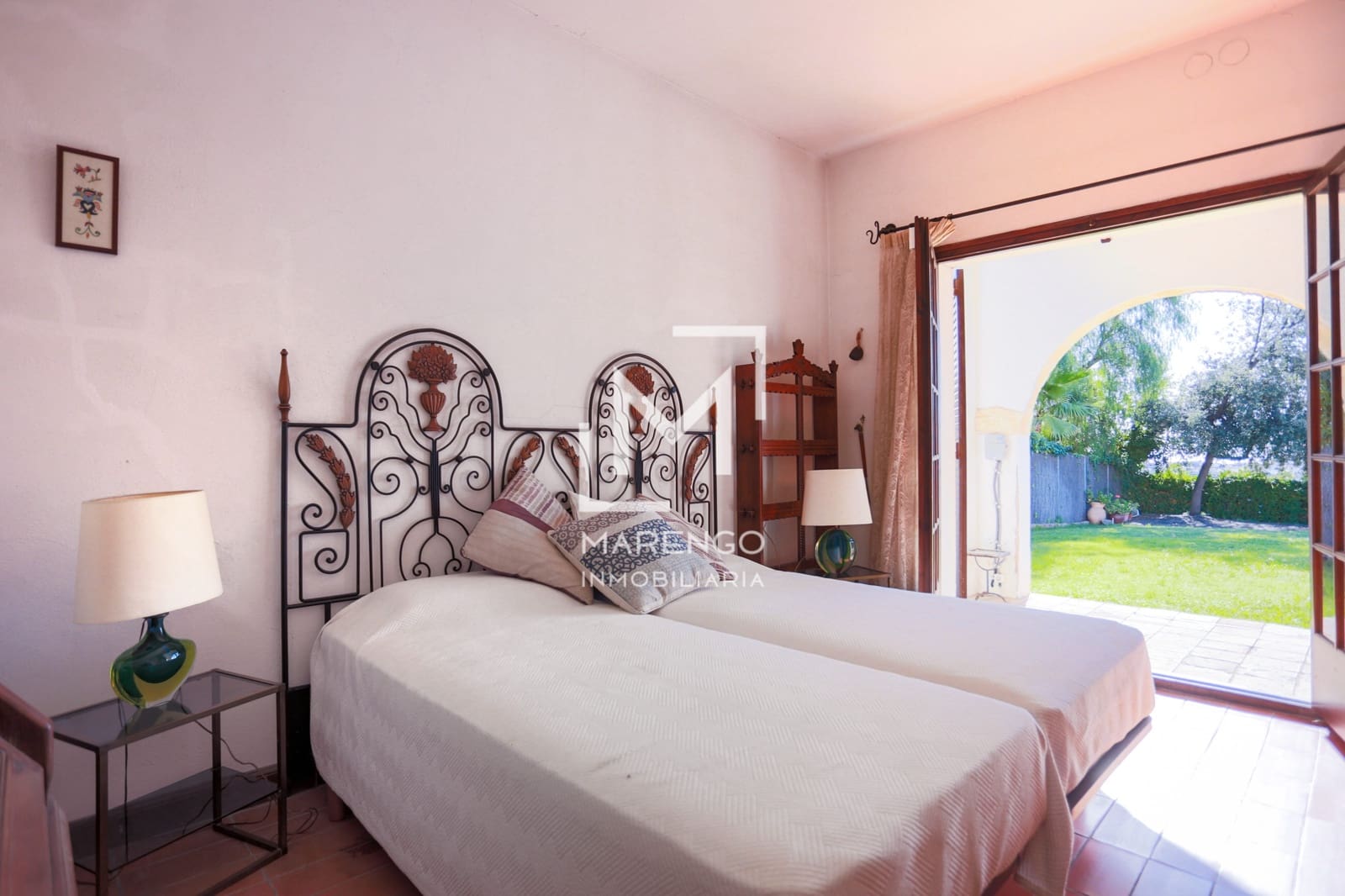 8 bedroom Townhouse for sale in Sitges with pool garage - € 1,390,000 (Ref: 8568959)