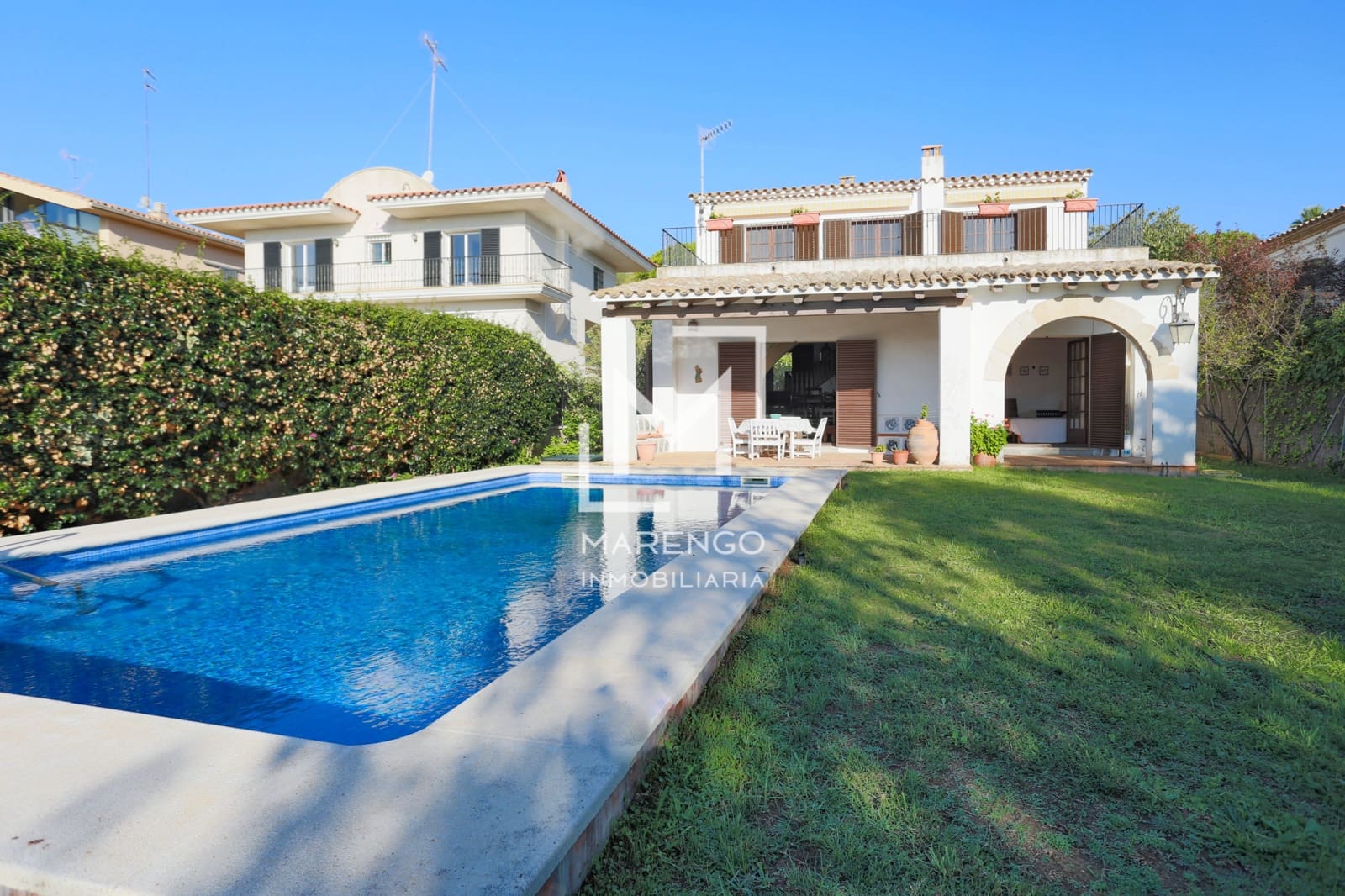8 bedroom Townhouse for sale in Sitges with pool garage - € 1,390,000 (Ref: 8568959)